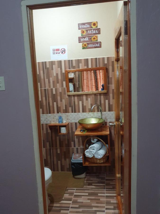 Mesmerize Guest House Порт-Антонио Экстерьер фото