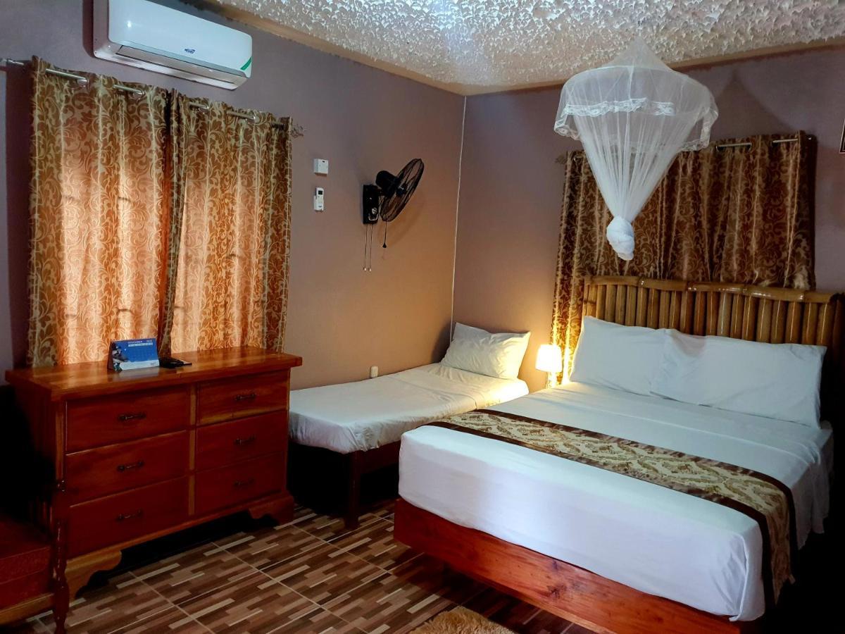Mesmerize Guest House Порт-Антонио Экстерьер фото