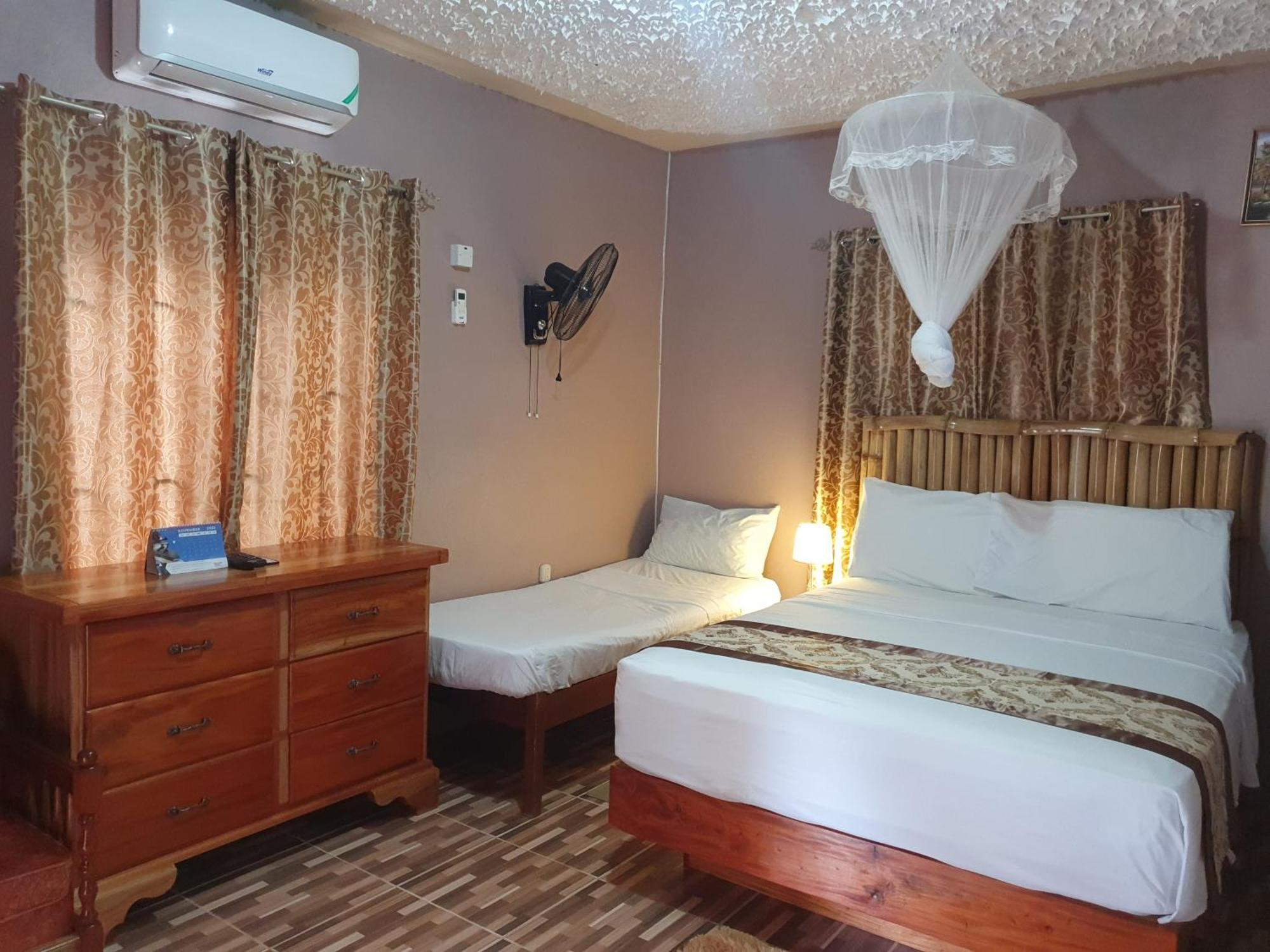 Mesmerize Guest House Порт-Антонио Номер фото